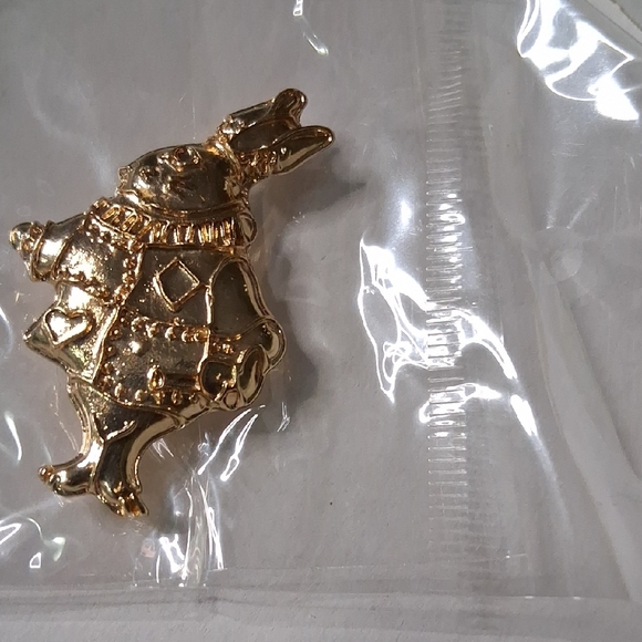 Gold Rabbit Brooch - Picture 3 of 7